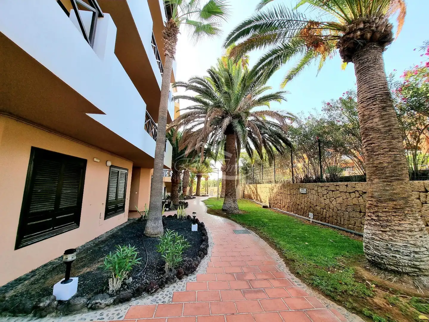 Außenansicht von Wohnung zum Verkauf in San Miguel de Abona mit Klimaanlage, Terrasse und Schwimmbad