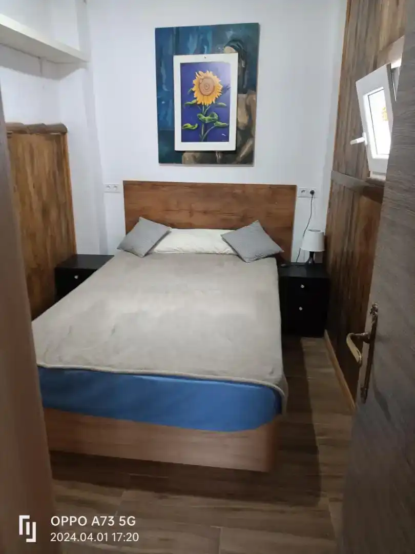 Schlafzimmer von Dachboden zur Miete in  Granada Capital mit Balkon