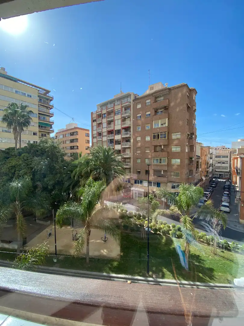 Vista exterior de Piso en venta en Alicante / Alacant con Trastero, Horno y Microondas