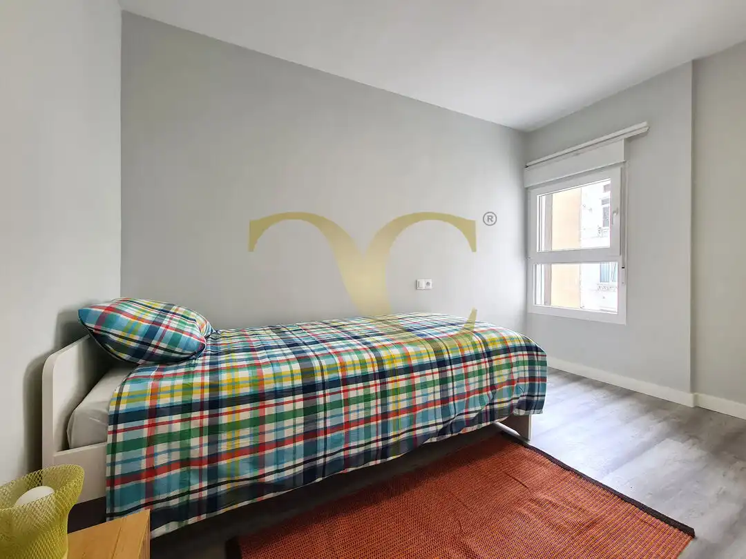 Habitación de Piso en venta en Oviedo  con Calefacción y Amueblado