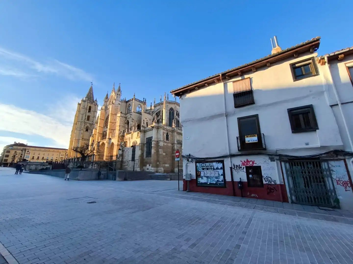 Vista exterior de Edificio en venta en León Capital 