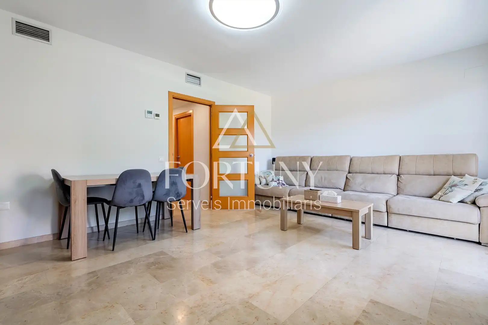 Exterior view of Flat for sale in Reus  with Air Conditioner, Swimming Pool and Balcony