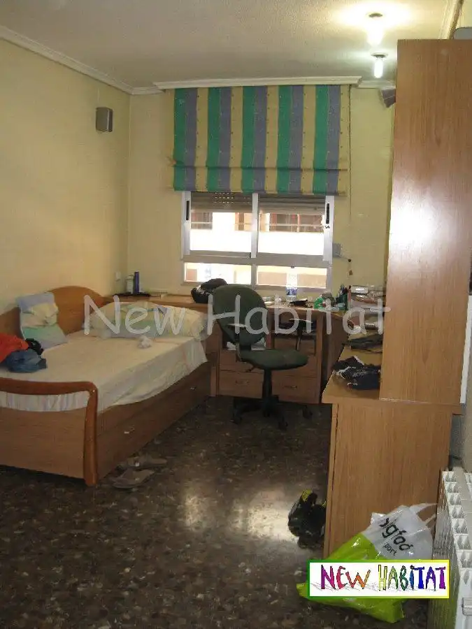 Habitación de Piso en venta en Castellón de la Plana / Castelló de la Plana con Aire acondicionado, Calefacción y Terraza