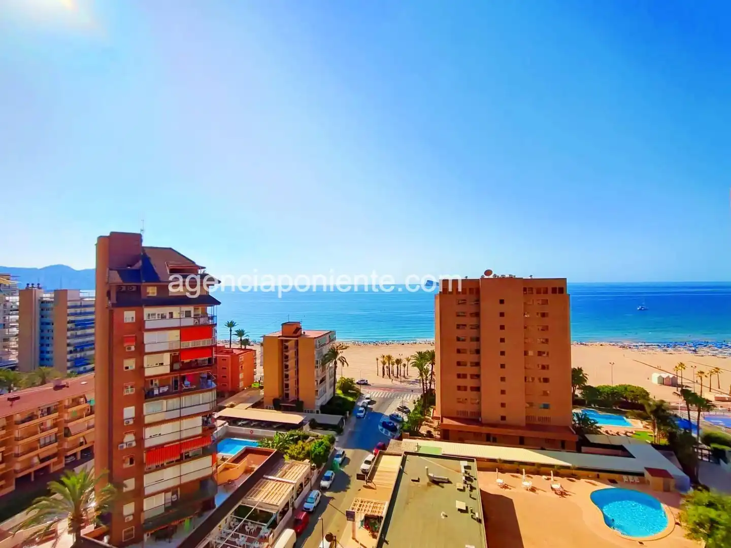 Vista exterior de Apartament de lloguer en Benidorm amb Aire condicionat, Calefacció i Terrassa