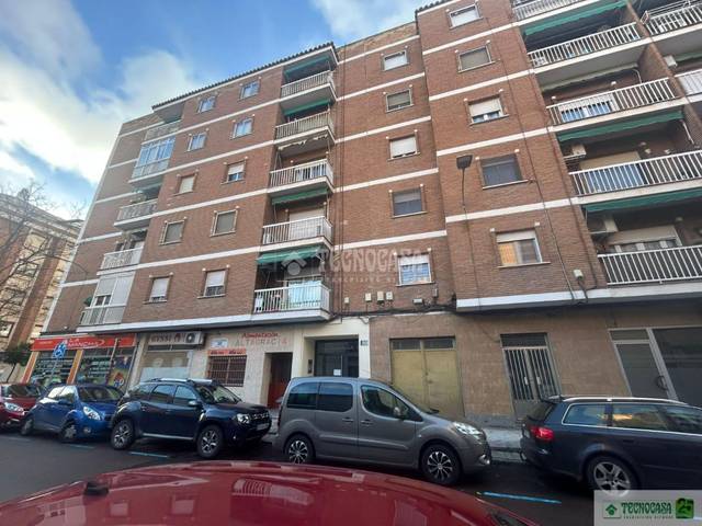 Piso en Venta en C. Altagracia en El Perchel