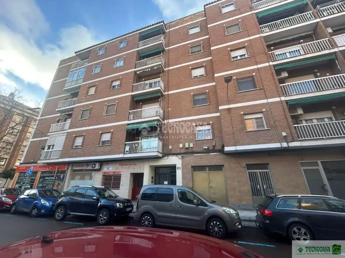 Vista exterior de Piso en venta en Ciudad Real con Aire acondicionado y Calefacción