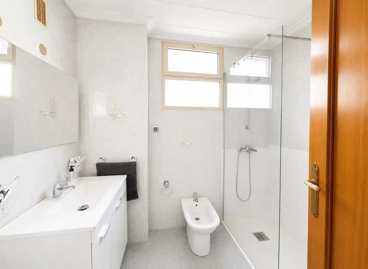 Baño de Piso en venta en Murcia con Aire acondicionado y Terraza