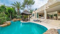 Jardí de Casa o xalet en venda en Marbella amb Aire condicionat, Jardí privat i Terrassa