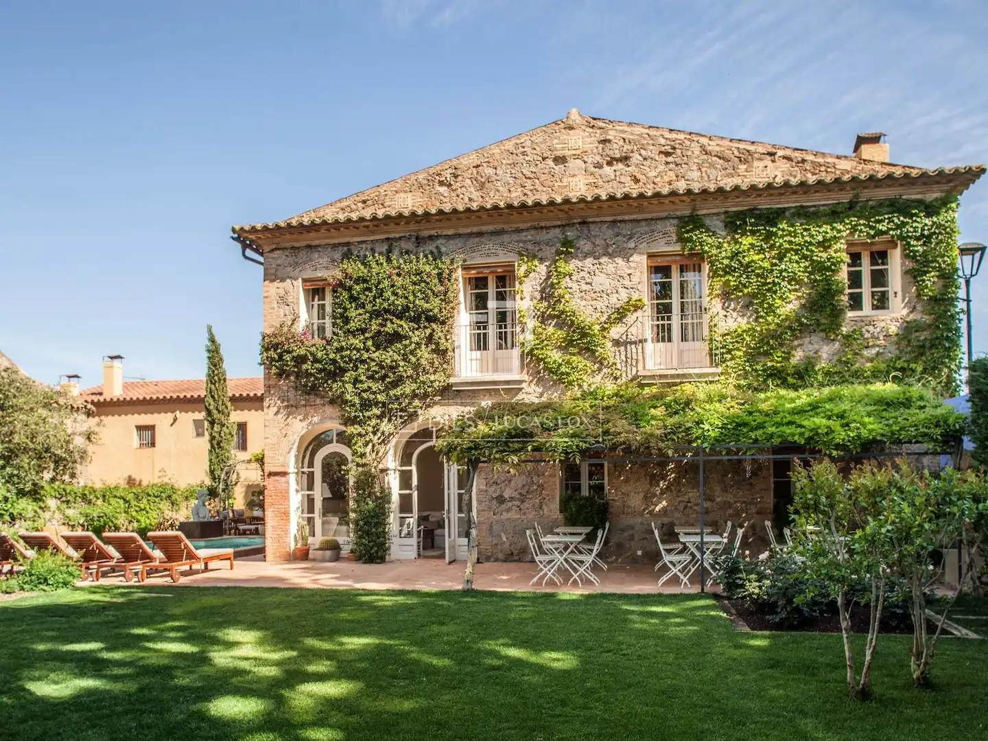Maison rustique avec piscine à vendre à Torroella de Fluvià