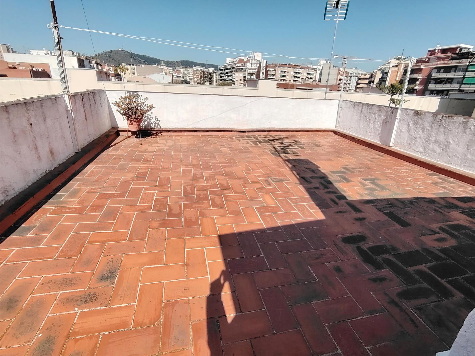 Terraza de Ático en venta en L'Hospitalet de Llobregat con Aire acondicionado, Calefacción y Terraza