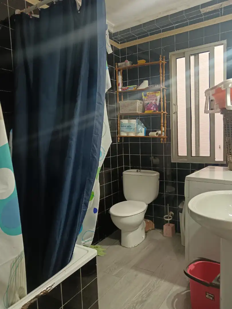Baño de Piso en venta en San Juan de Aznalfarache con Amueblado y Balcón