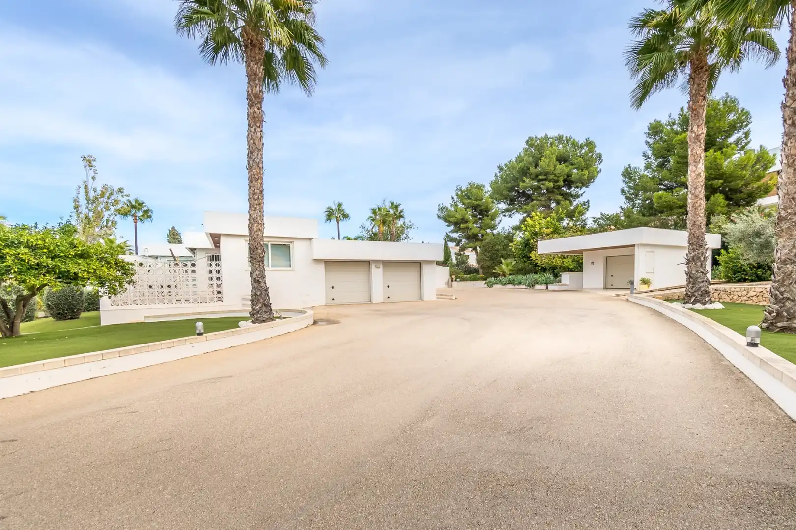 Vista exterior de Casa o chalet en venta en L'Alfàs del Pi con Terraza y Piscina