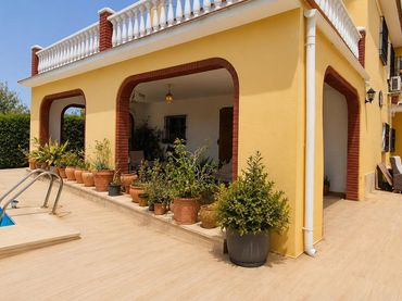 Villa avec balcon à vendre à Calle Calle Ágata