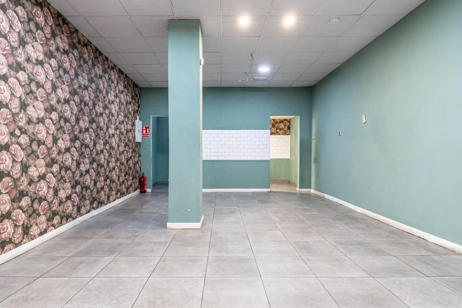 Local en venta en Armilla con Aire acondicionado