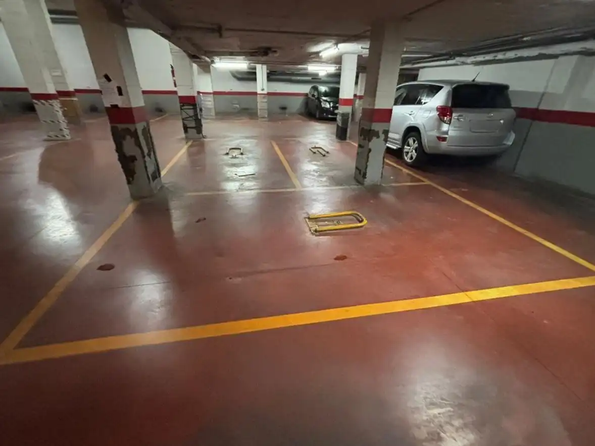 Parkplatz von Garage zum Verkauf in Rubí