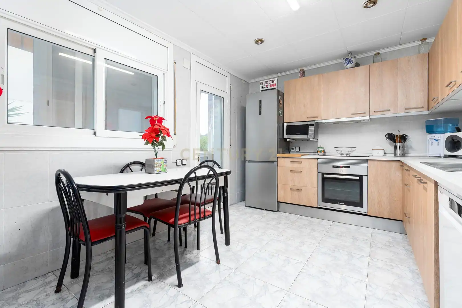 Cocina de Casa o chalet en venta en Lliçà d'Amunt con Aire acondicionado, Microondas y TV