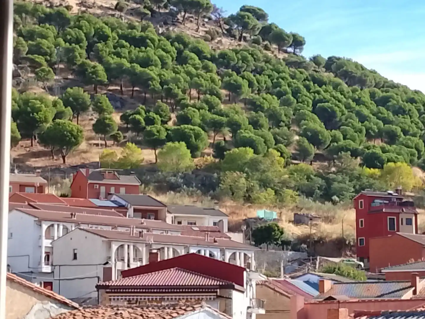 Vista exterior de Pis en venda en El Hoyo de Pinares  amb Terrassa