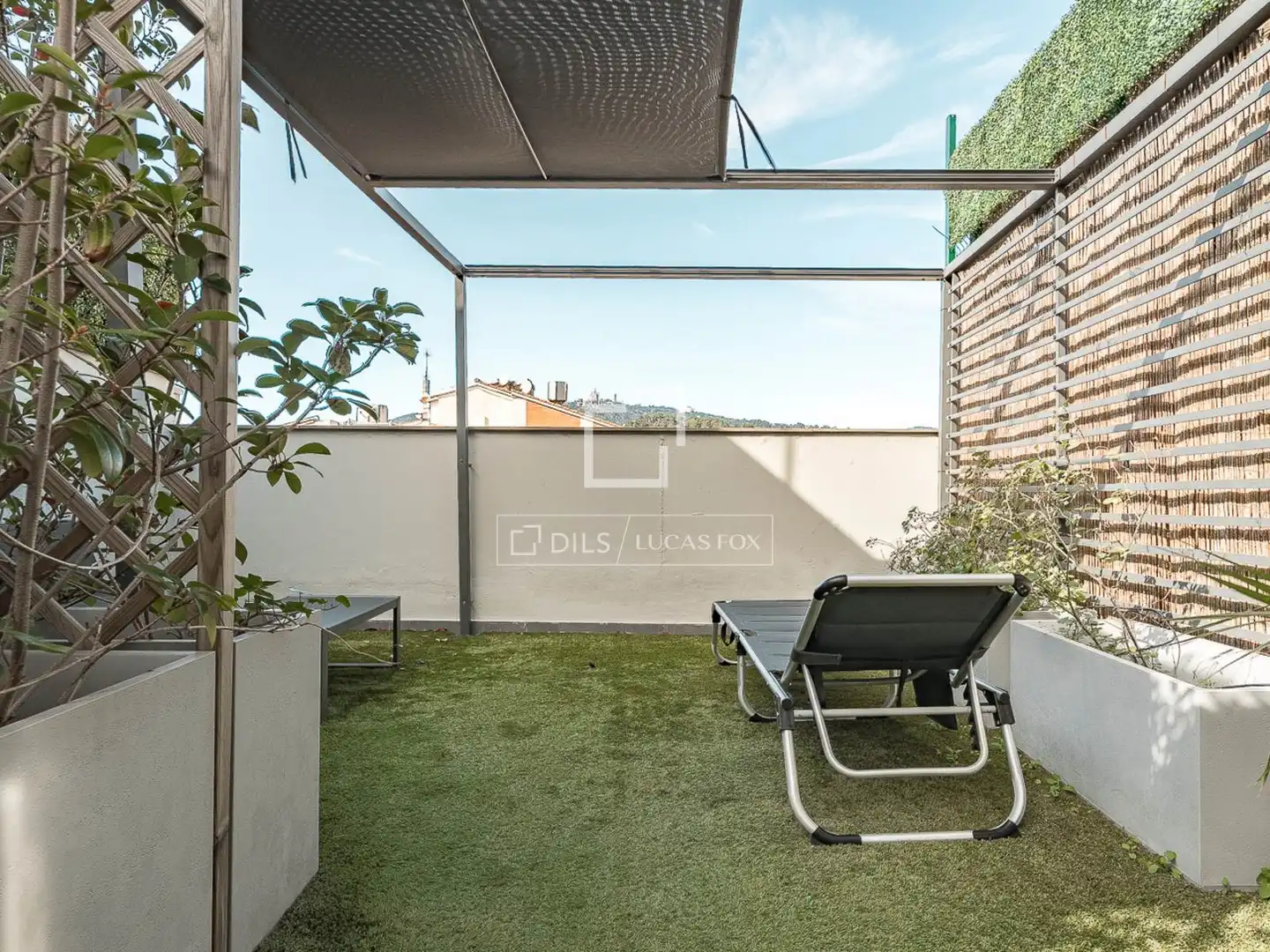 Terrasse von Dachboden zum Verkauf in Barcelona mit Klimaanlage, Heizung und Schwimmbad