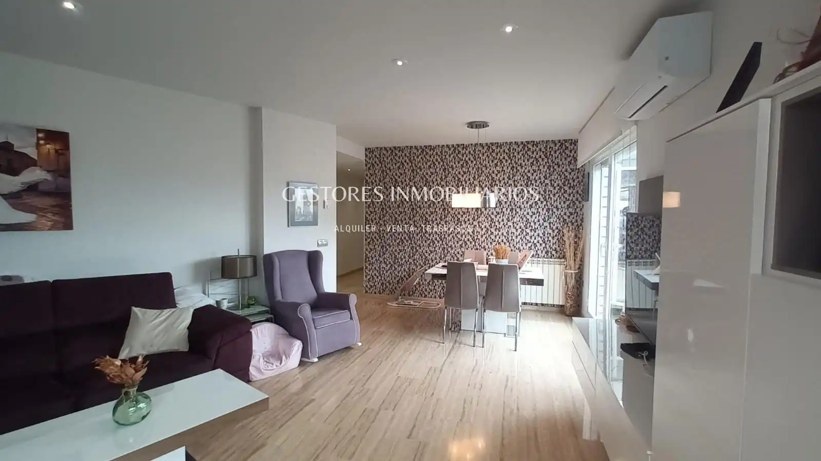 Wohnzimmer von Dachboden zum Verkauf in Ibi mit Klimaanlage, Heizung und Terrasse