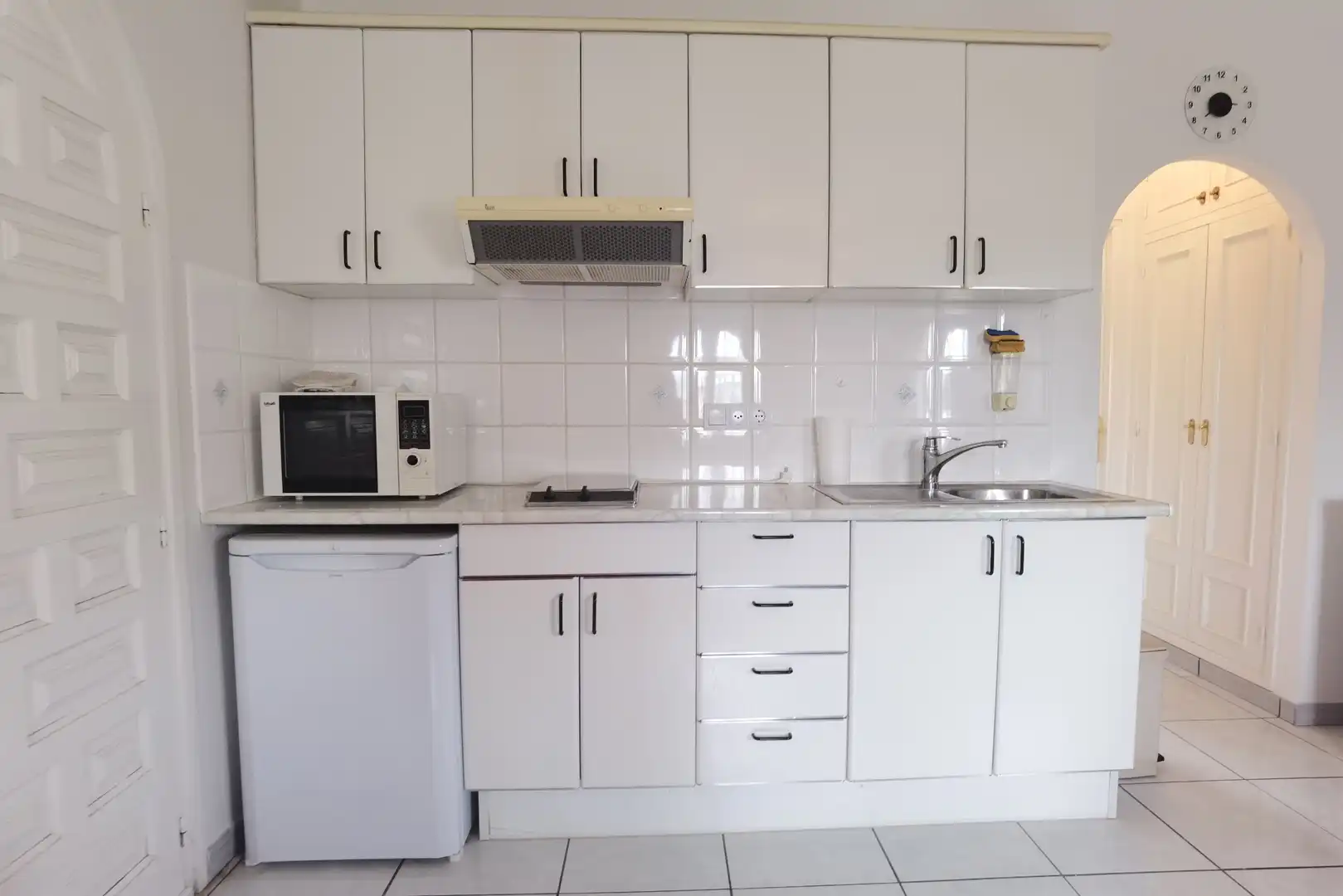 Cuina de Casa o xalet en venda en Empuriabrava amb Aire condicionat, Jardí privat i Terrassa