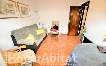 Living room of Flat for sale in  Valencia Capital  with Air Conditioner, Heating and Balcony