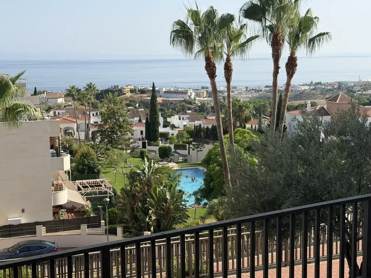 Vista exterior de Pis en venda en Rincón de la Victoria amb Aire condicionat i Piscina