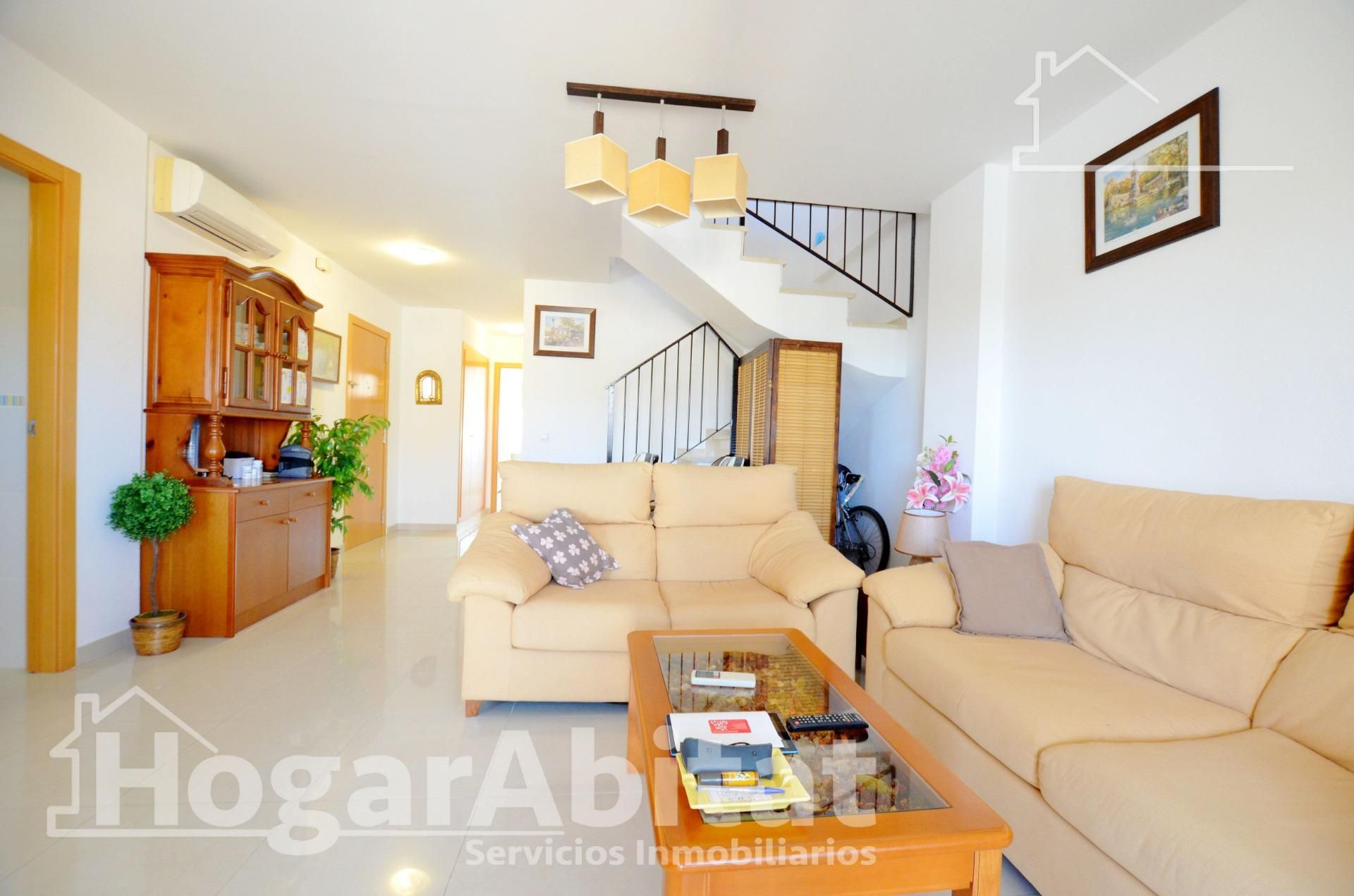 Sala d'estar de Àtic en venda en Miramar amb Aire condicionat, Terrassa i Piscina comunitària