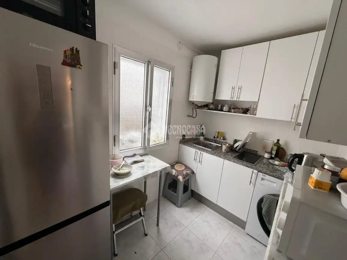 Cocina de Piso en venta en Sevilla con Aire acondicionado