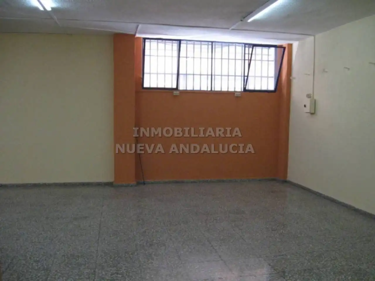 Local comercial de lloguer a Nueva Andalucía