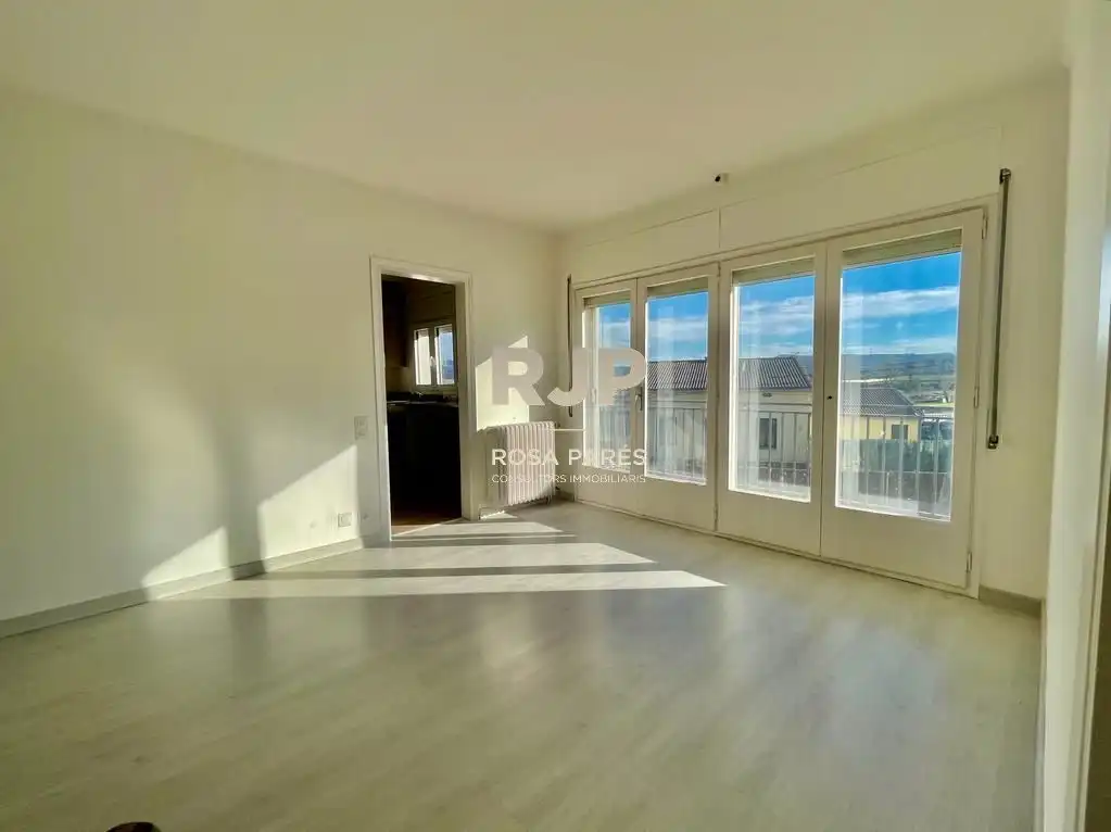 Exterior view of Houses for rent in Centelles  with Heating, Terrace and Storage room