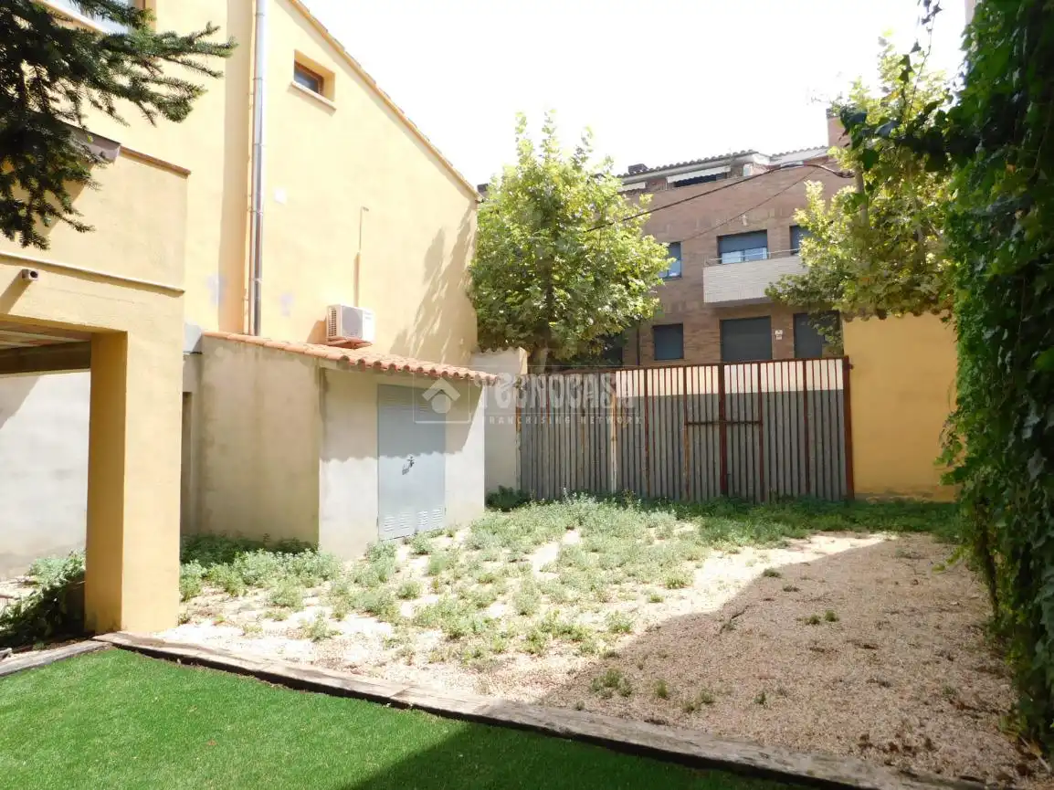 Jardí de Casa o xalet en venda en El Pla del Penedès amb Aire condicionat, Calefacció i Jardí privat