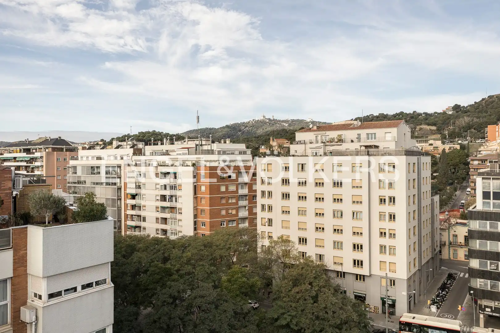 Außenansicht von Dachboden zur Miete in Barcelona mit Klimaanlage, Heizung und Parkett