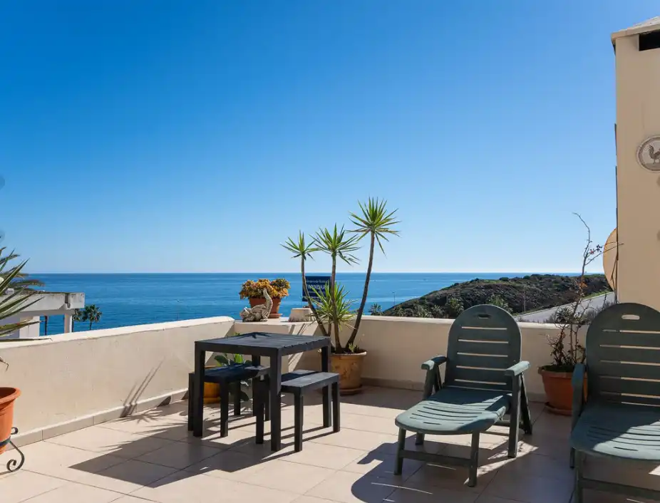 Piso con ascensor en venta en El Faro de Calaburra - Chaparral, imagen 3