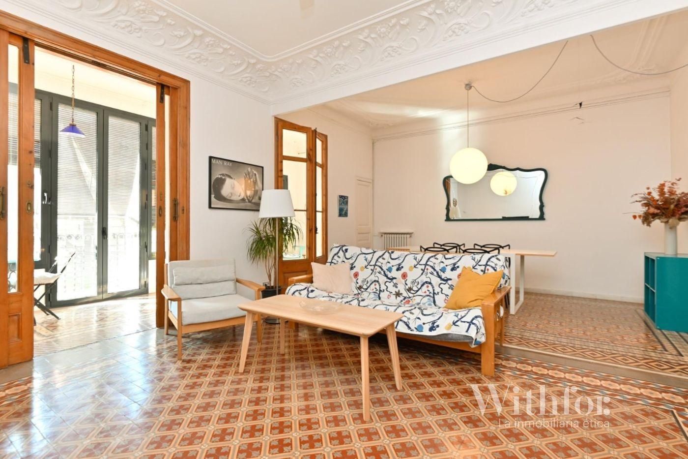 Sala d'estar de Apartament de lloguer en  Barcelona Capital amb Calefacció, Terrassa i Balcó
