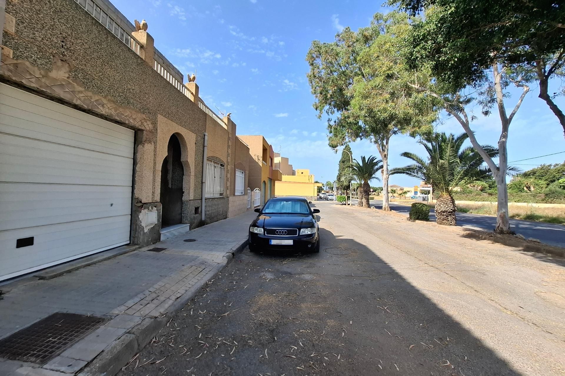 Vista exterior de Casa o xalet en venda en El Ejido amb Terrassa i Traster