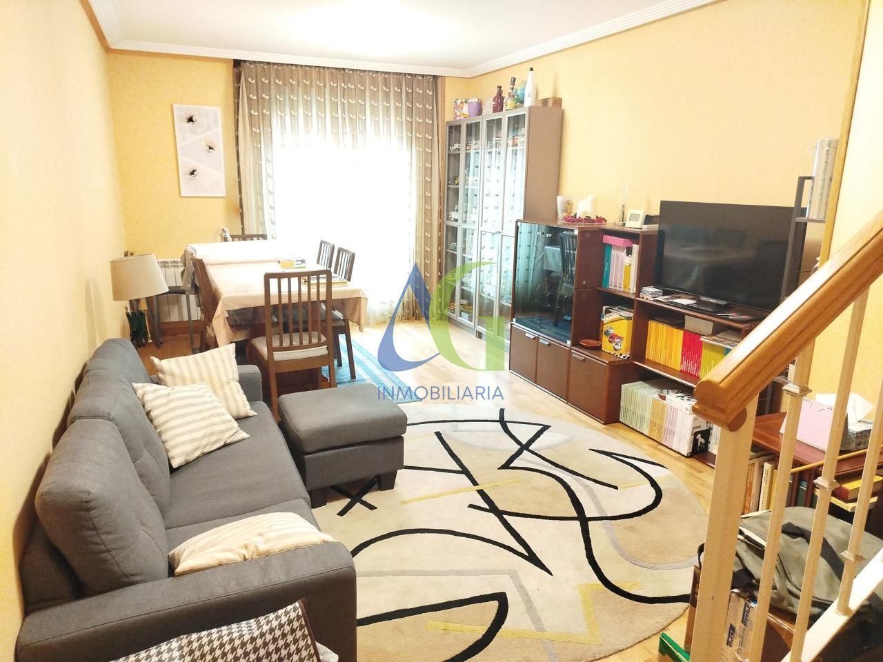 Sala d'estar de Dúplex en venda en San Andrés del Rabanedo amb Calefacció, Parquet i Terrassa