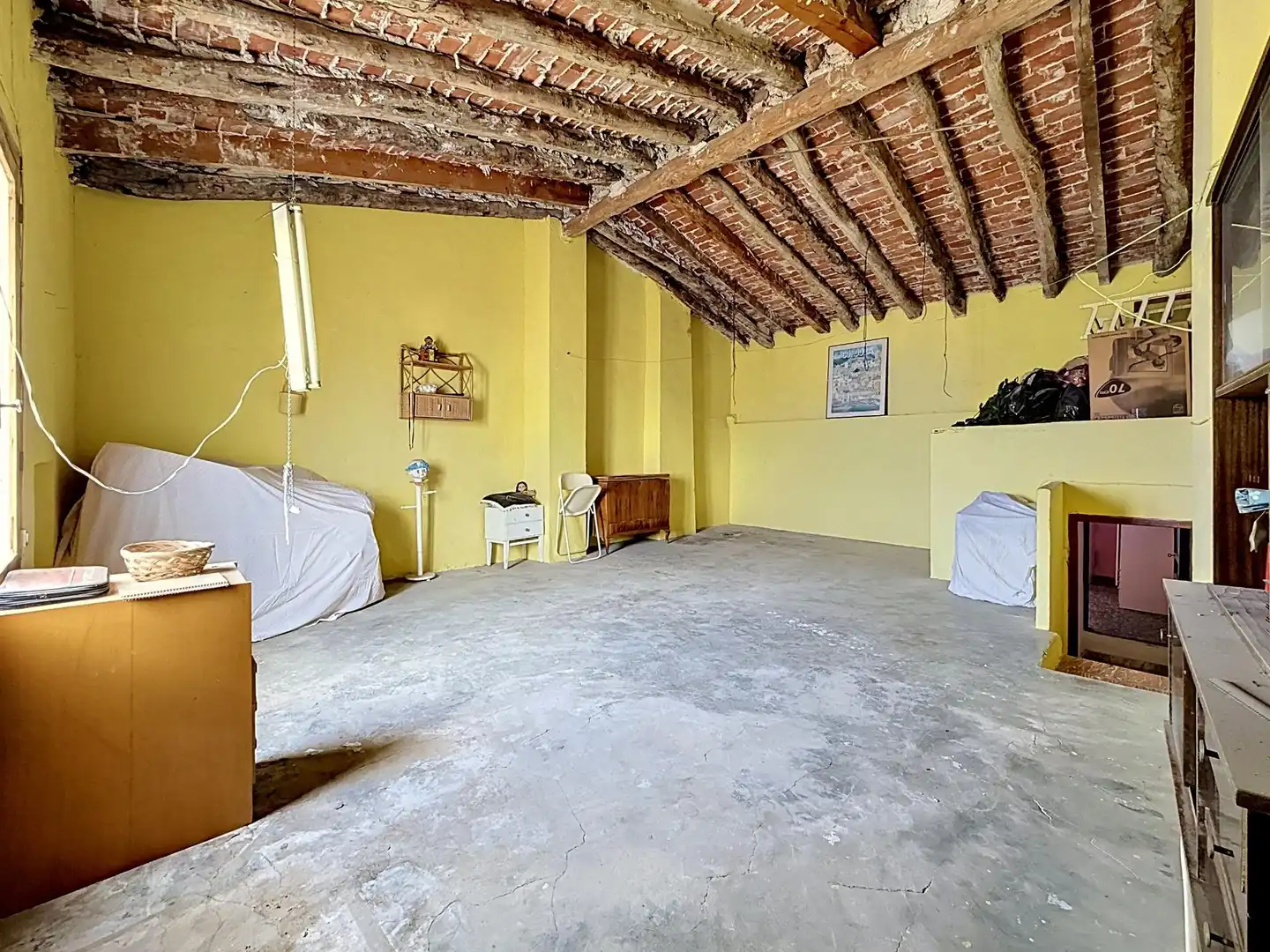 Country house zum Verkauf in Onil mit Terrasse, Abstellraum und Balkon