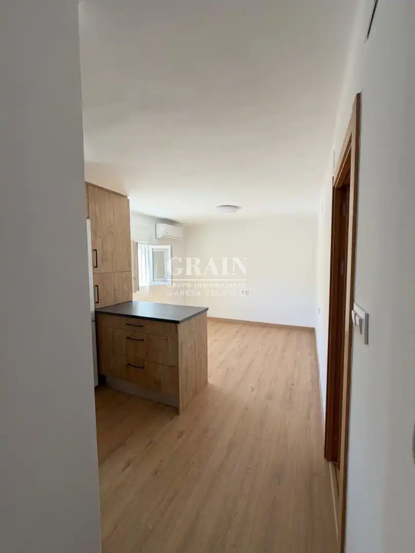 Dormitori de Apartament en venda en Albacete amb Aire condicionat