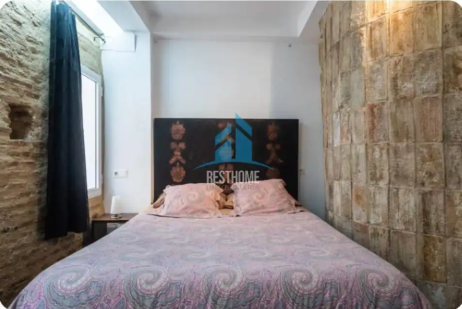 Bedroom of Houses for sale in Valencia  with Air Conditioner, Terrace and Furnished