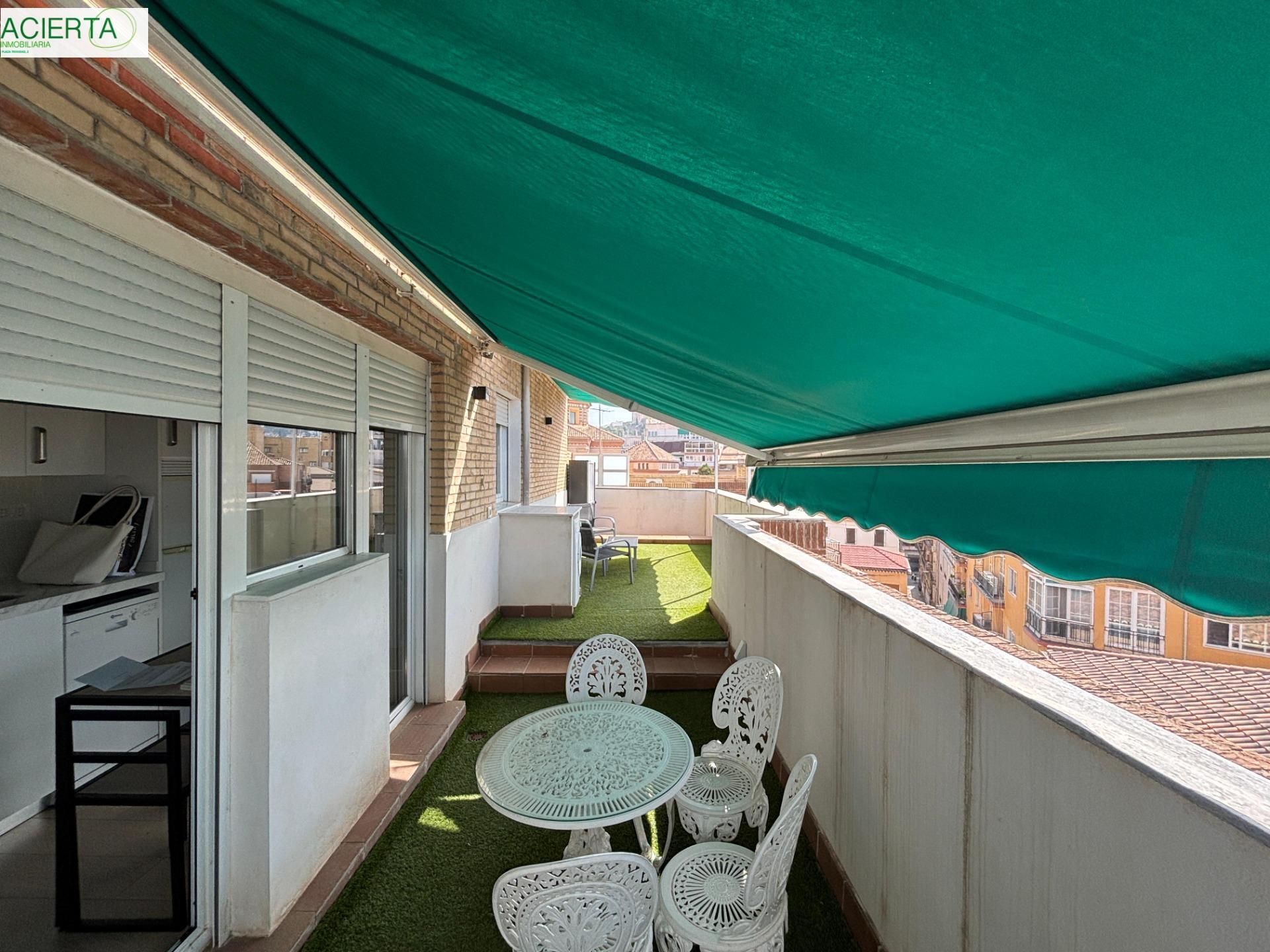 Terrasse von Dachboden miete in  Granada Capital mit Klimaanlage und Terrasse
