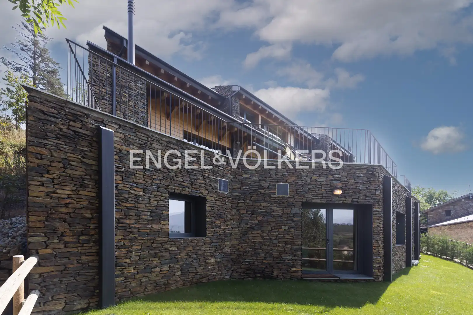 Vista exterior de Casa o xalet en venda en Ger amb Calefacció, Jardí privat i Parquet