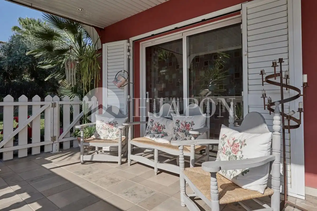 Terrassa de Casa o xalet en venda en Alella amb Aire condicionat, Calefacció i Jardí privat