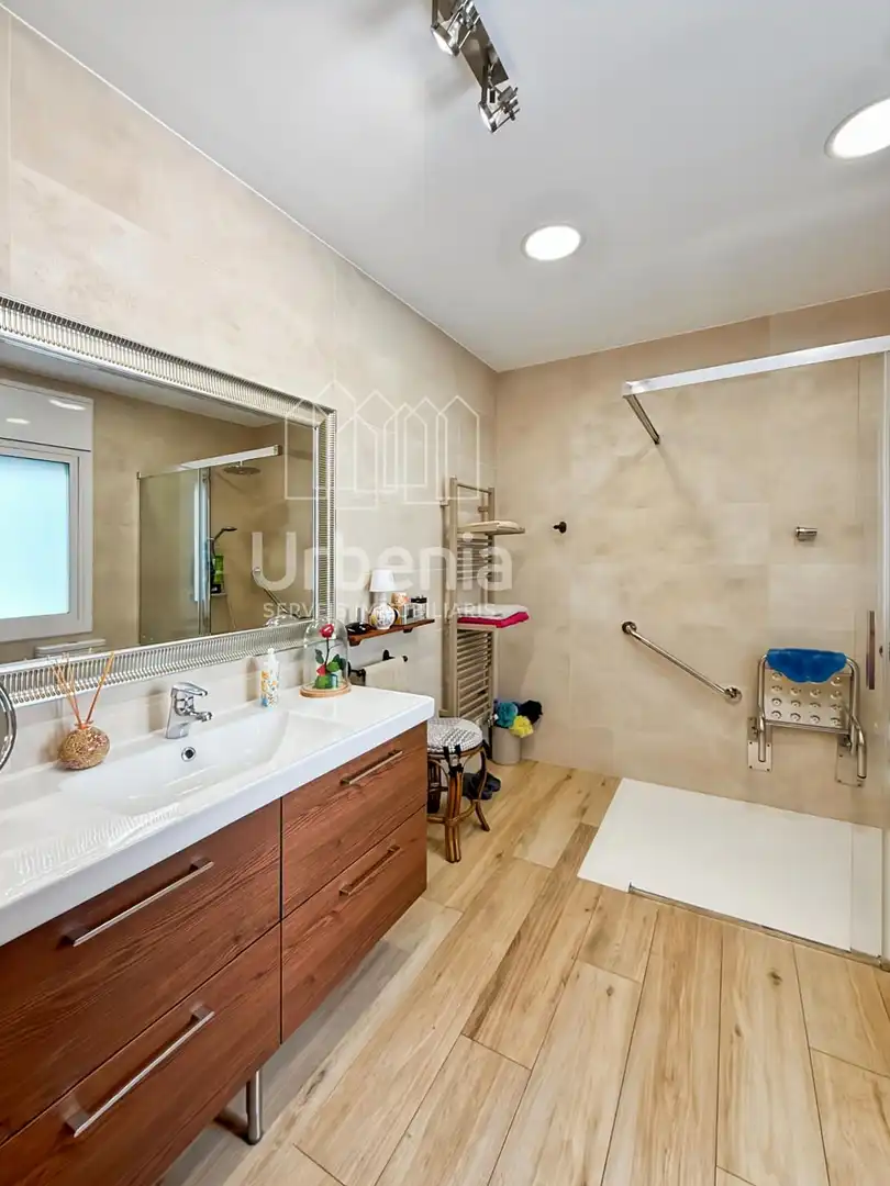 Baño de Ático en venta en Mataró con Aire acondicionado, Calefacción y Terraza