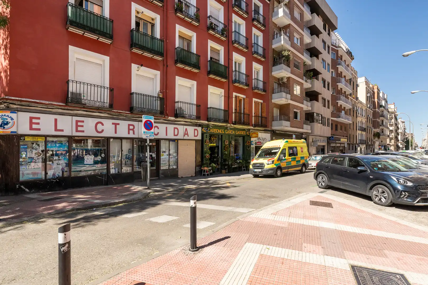 Vista exterior de Pis en venda en Madrid amb Calefacció i Terrassa