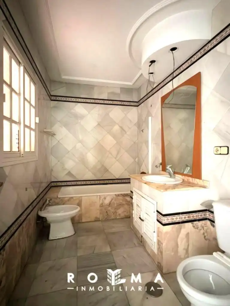 Baño de Casa adosada en venta en Dos Hermanas con Terraza y Trastero