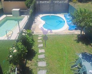 Swimming pool of Single-family semi-detached for sale in Villanueva de las Manzanas  with Heating, Private garden and Terrace