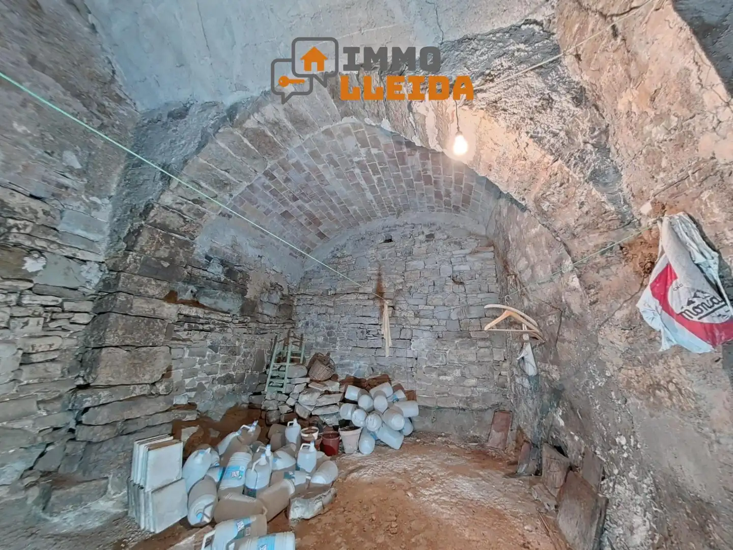 Casa adosada en venta en Cervera con Trastero y Amueblado