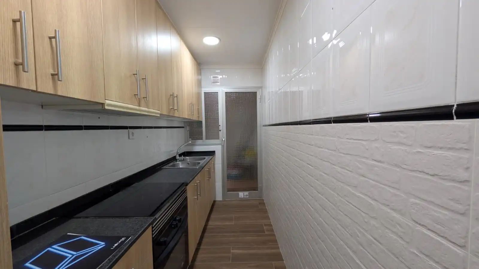 Cocina de Planta baja en venta en Cornellà de Llobregat con Terraza