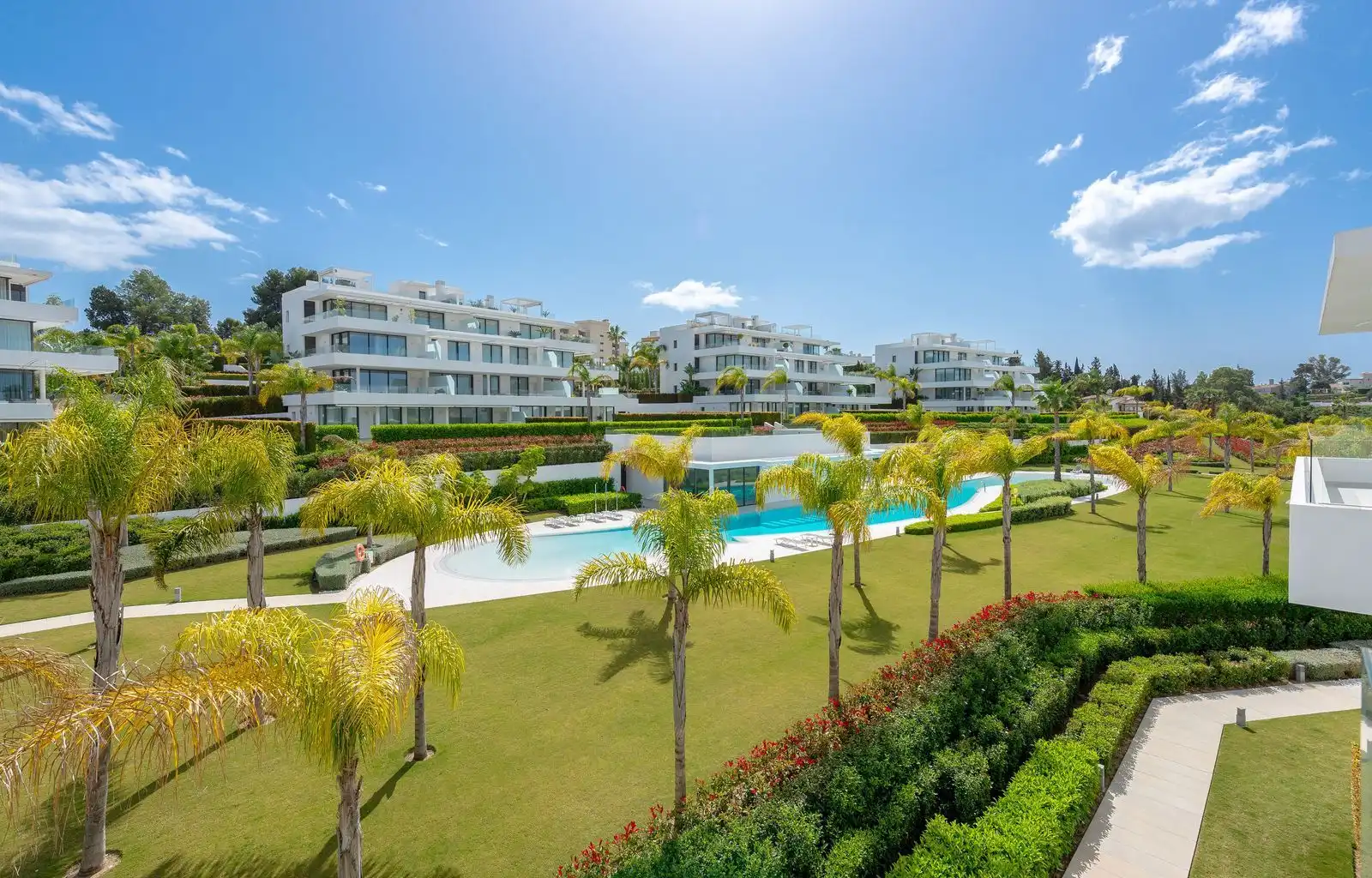 Vista exterior de Apartamento en venta en Estepona con Terraza, Trastero y Amueblado