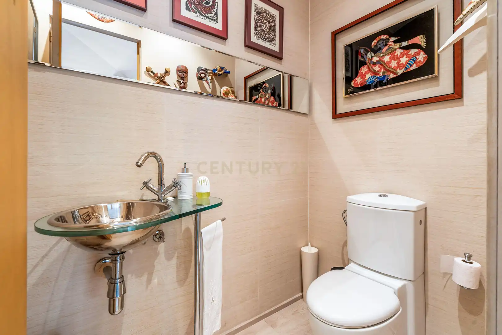 Bany de Apartament en venda en Sant Joan Despí amb Aire condicionat i Piscina comunitària